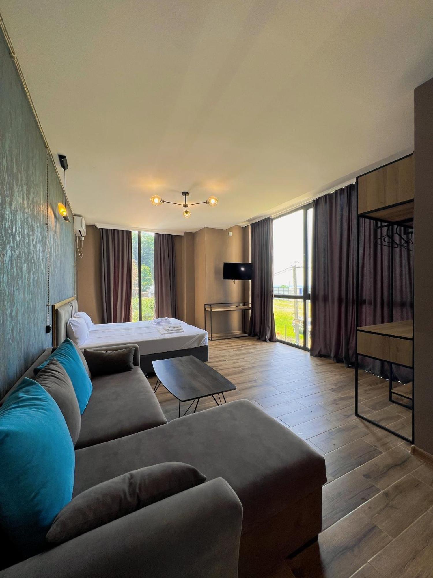 Casa Del Mar Hotell Kvariati Eksteriør bilde