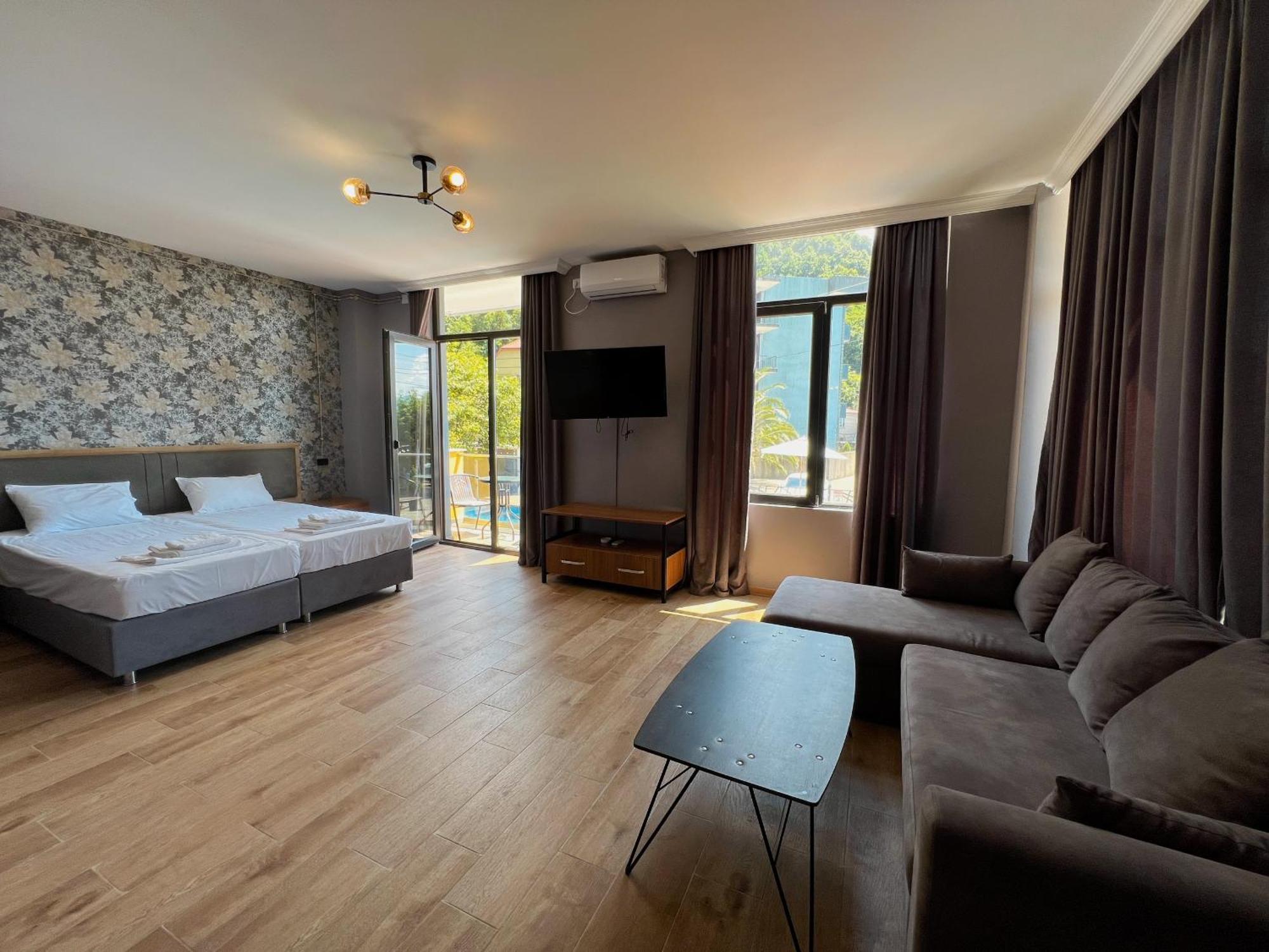 Casa Del Mar Hotell Kvariati Eksteriør bilde
